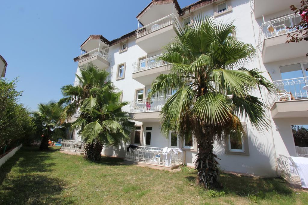 Almila Side Suite Hotel Стая снимка