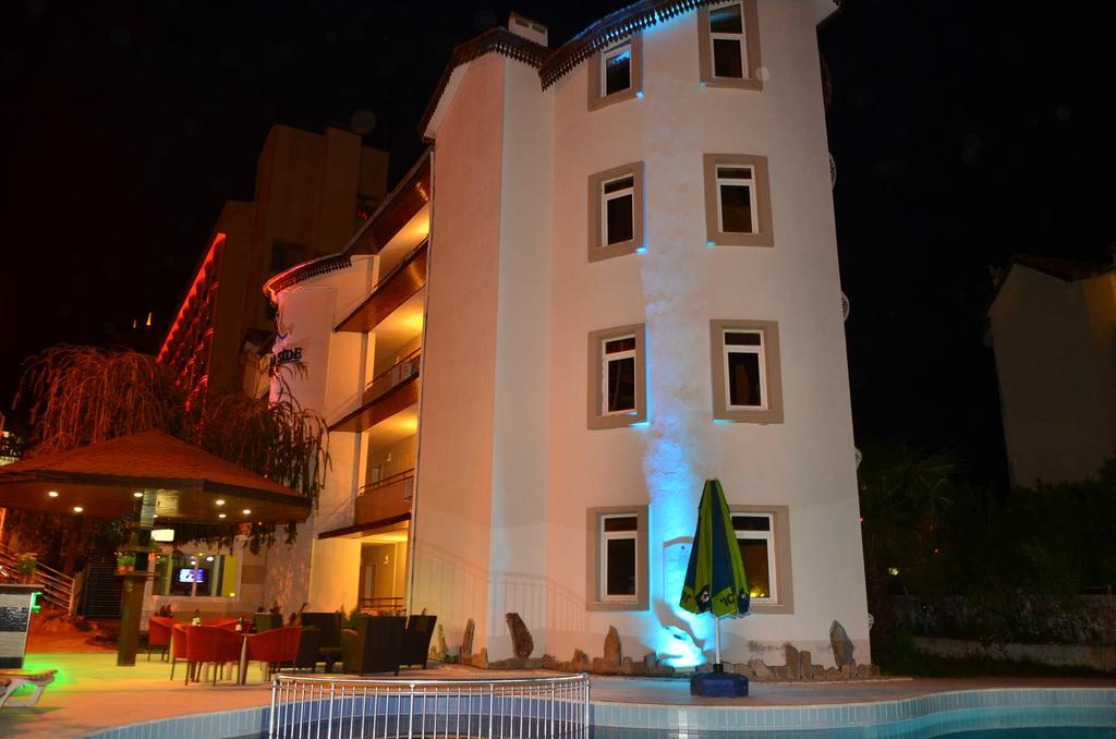 Almila Side Suite Hotel Стая снимка