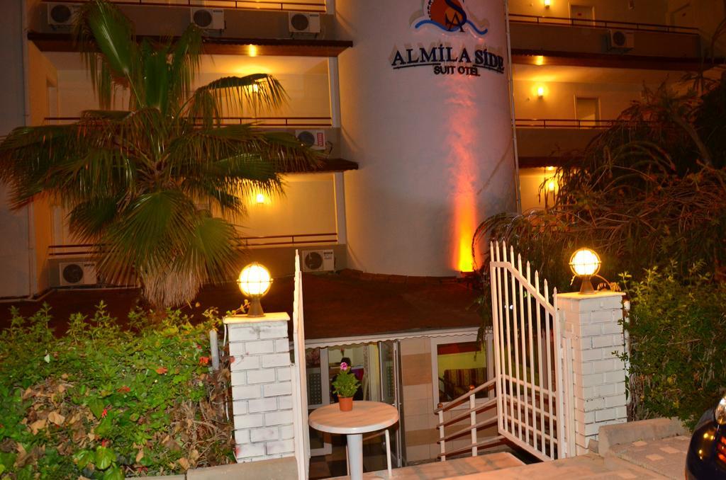 Almila Side Suite Hotel Стая снимка