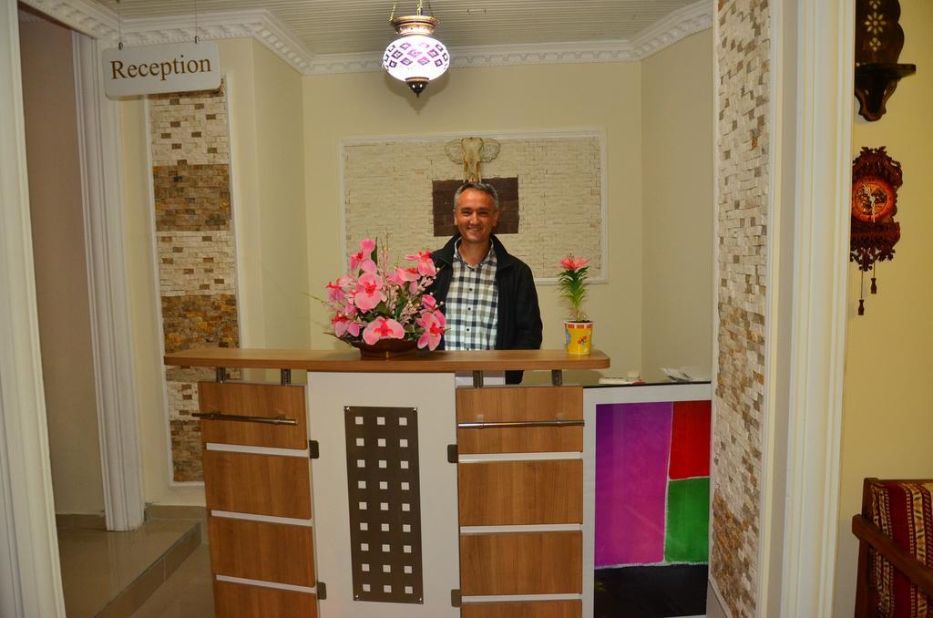Almila Side Suite Hotel Стая снимка
